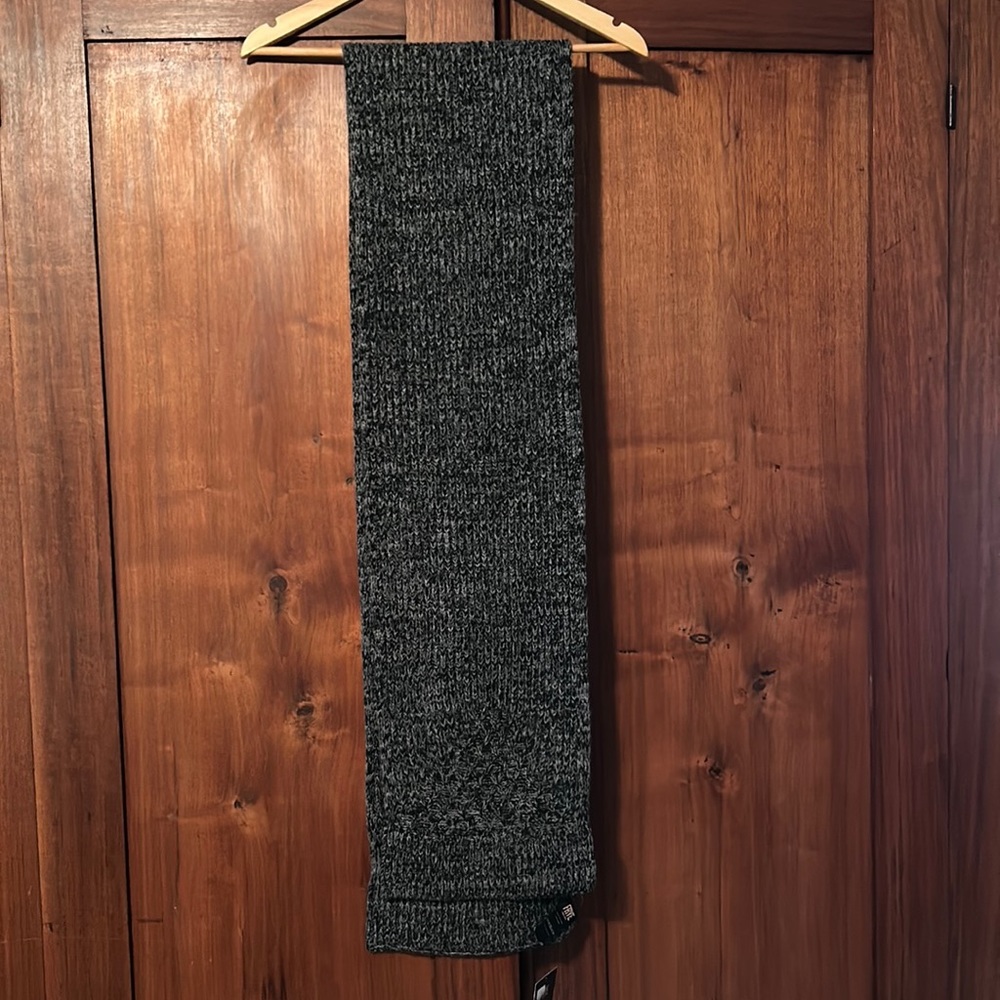 NWT Frye Honeycomb Ribbed Muffler Scarf